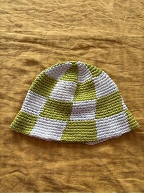 Aritzia Sunday Best bucket hat